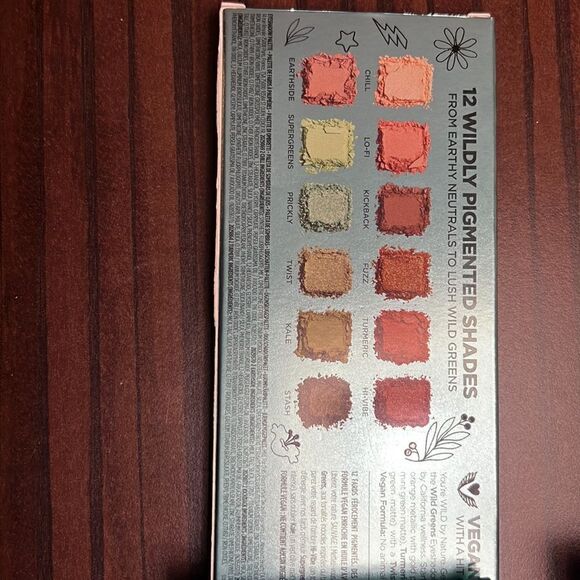 Urban Decay Wild Greens eyeshadow palette - Picture 2 of 4